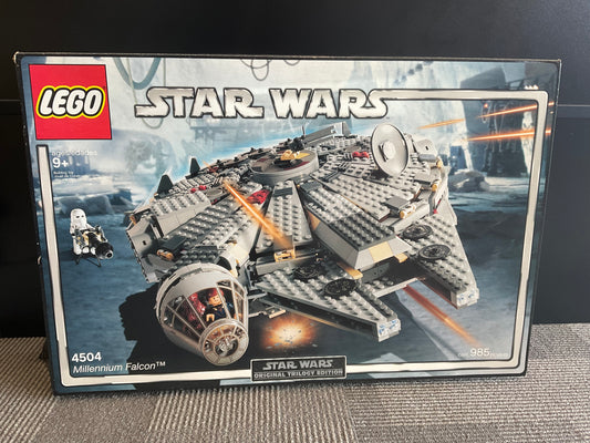 LEGO 4504 Millennium Falcon - Retired