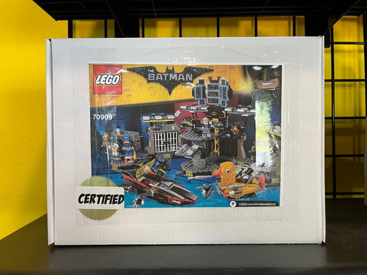 The LEGO Batman Movie Batcave Break-In 70909 - Certified