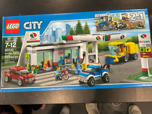 60132 LEGO City Service Station- Retired